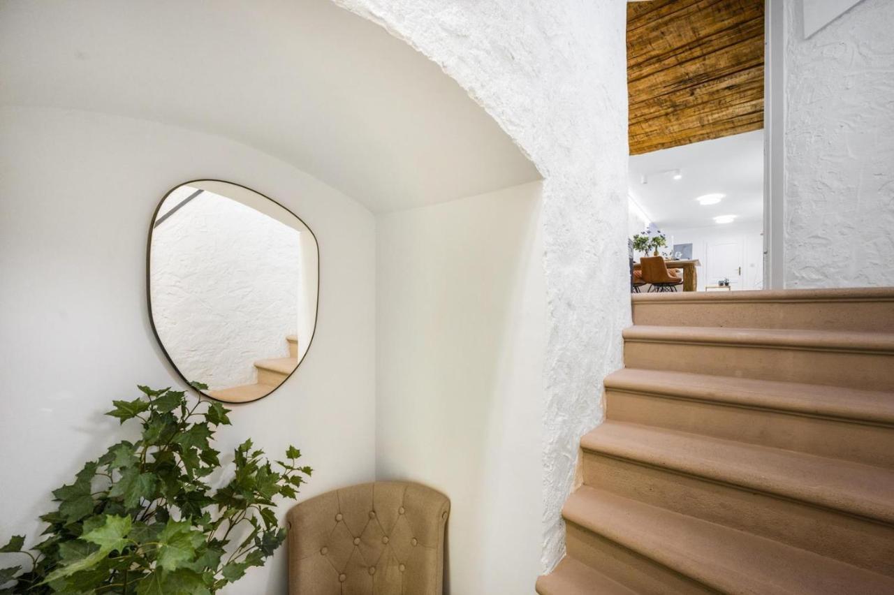 New Design & High Standard Apt From 16Th Century In Old Town-Free Parking Bratislava Buitenkant foto